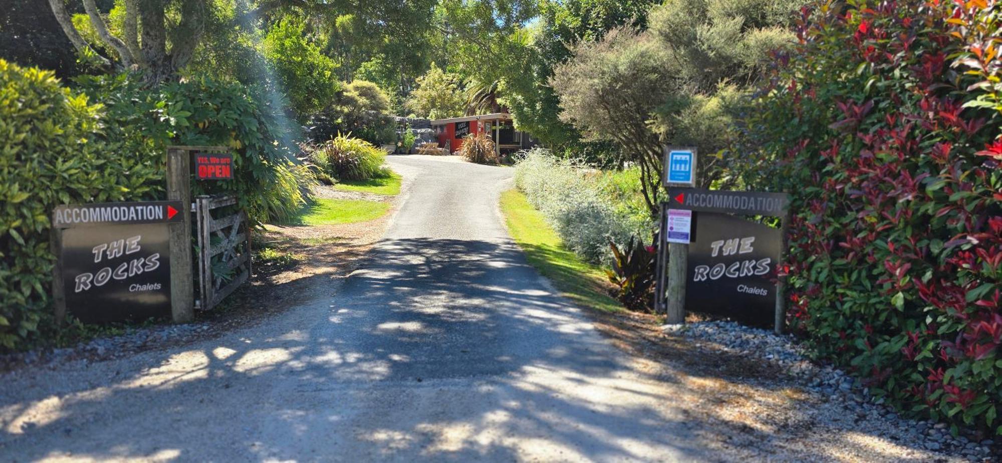 The Rocks Chalets Takaka Exterior photo
